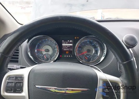 2014 Chrysler Town & Country Touring z USA, uszkodzony, nr VIN 2C4RC1BG9ER256360